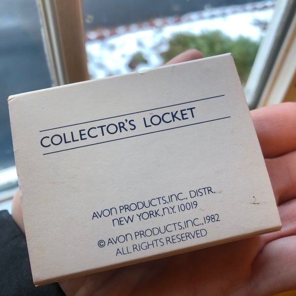 Locket - Picture 2 of 6